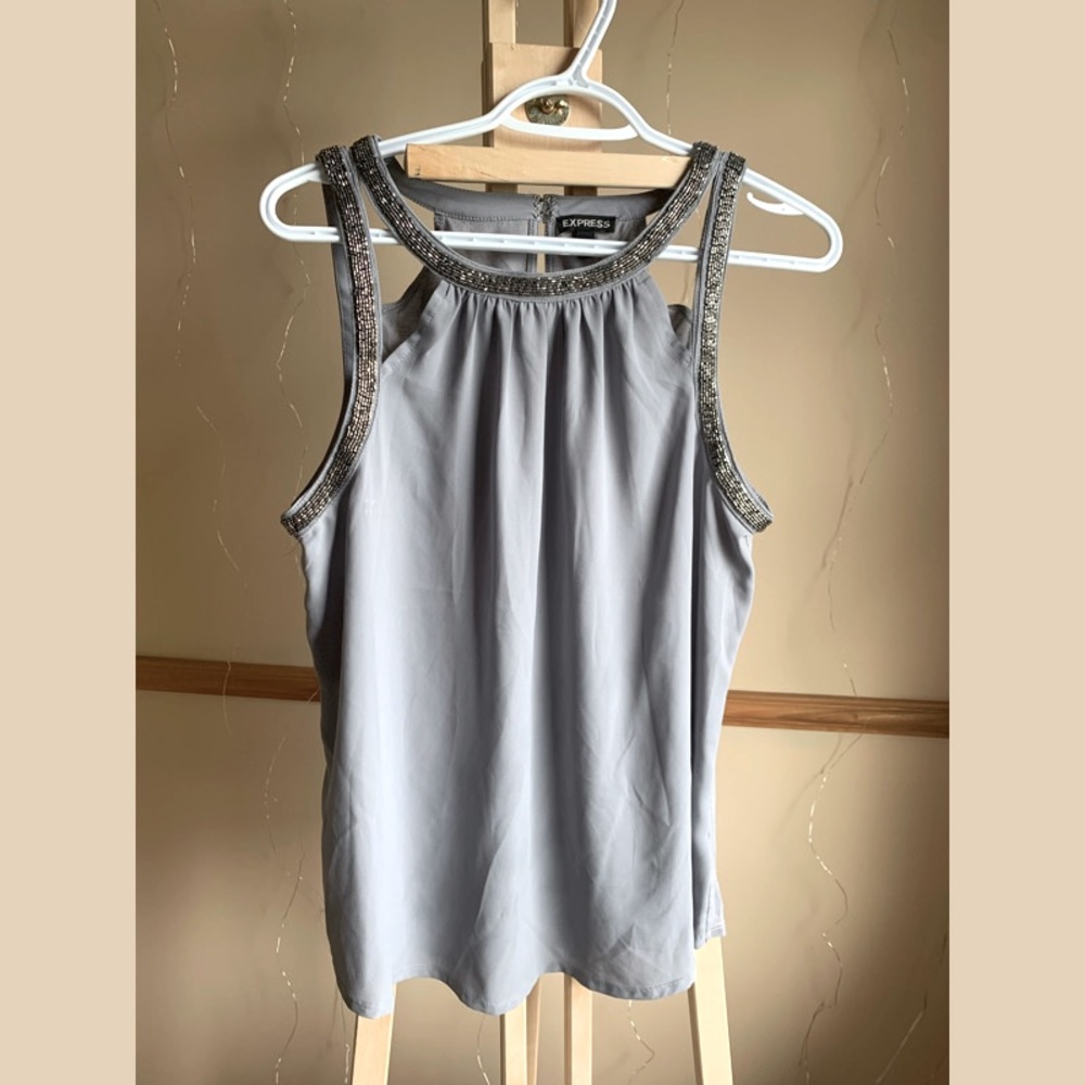 ✨ LAST CHANCE!!✨ Dressy Grey Top